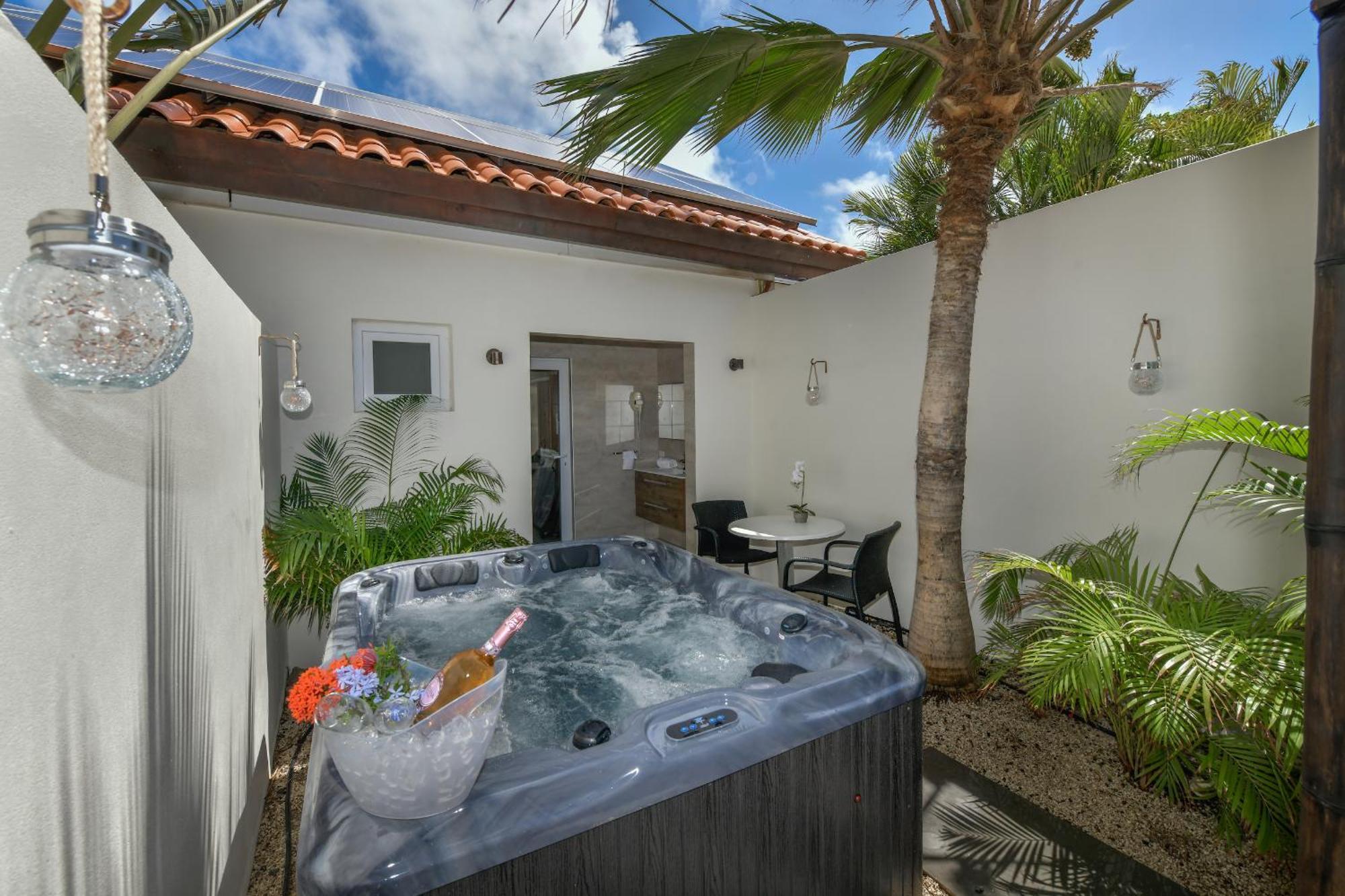 Boutique Hotel Swiss Paradise Aruba Villas And Suites Palm Beach Zewnętrze zdjęcie