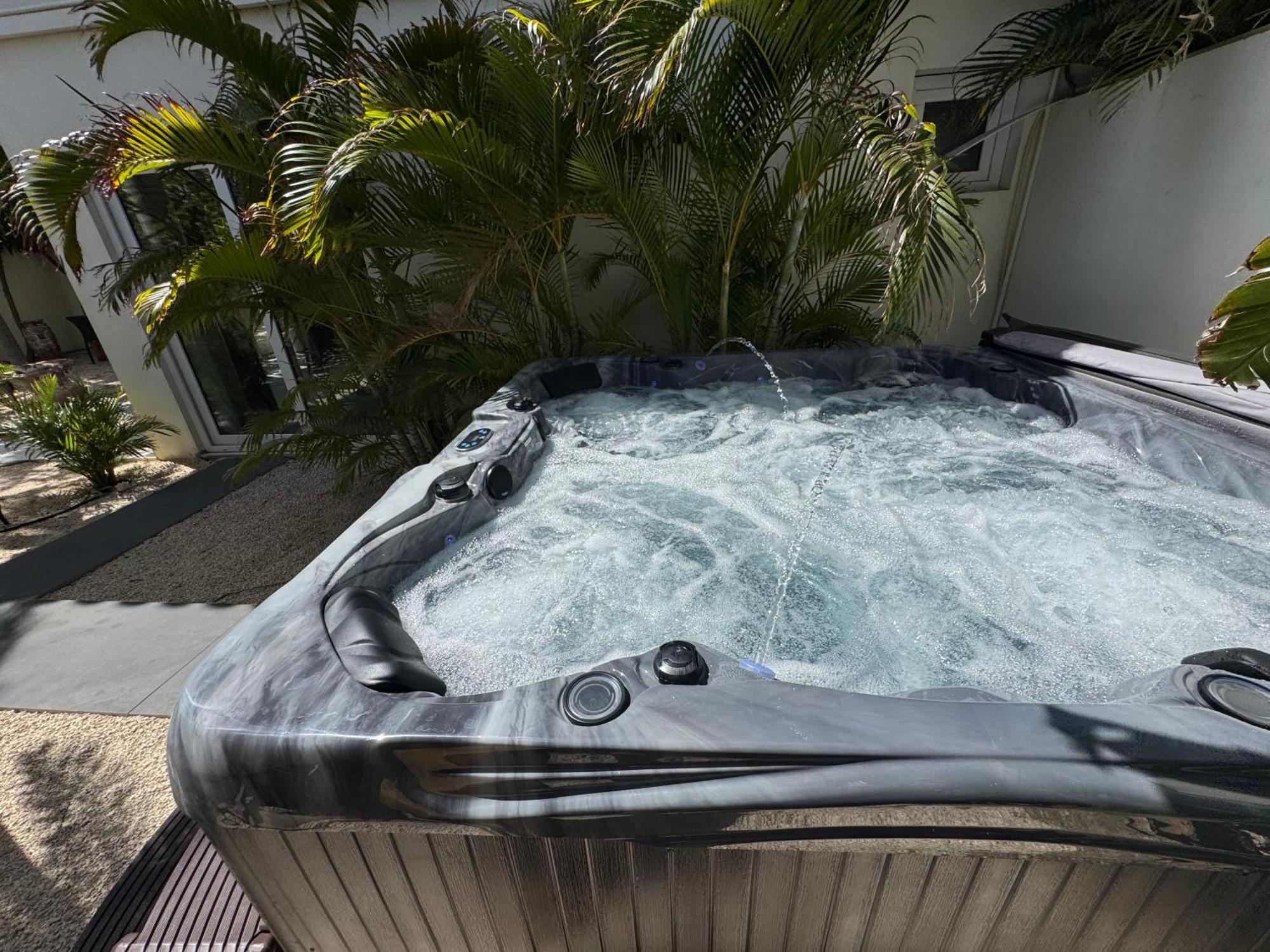 Boutique Hotel Swiss Paradise Aruba Villas And Suites Palm Beach Zewnętrze zdjęcie