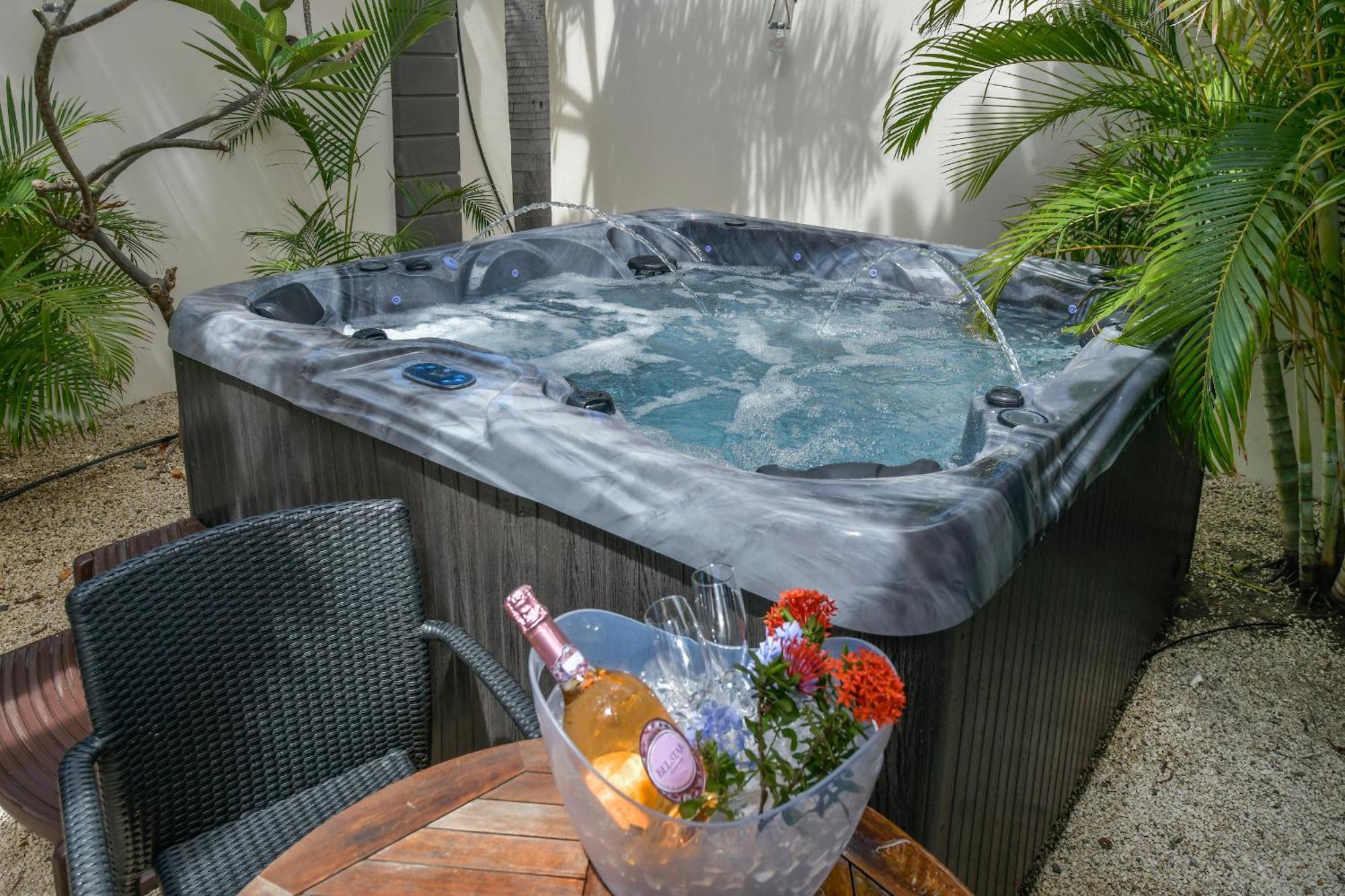 Boutique Hotel Swiss Paradise Aruba Villas And Suites Palm Beach Zewnętrze zdjęcie