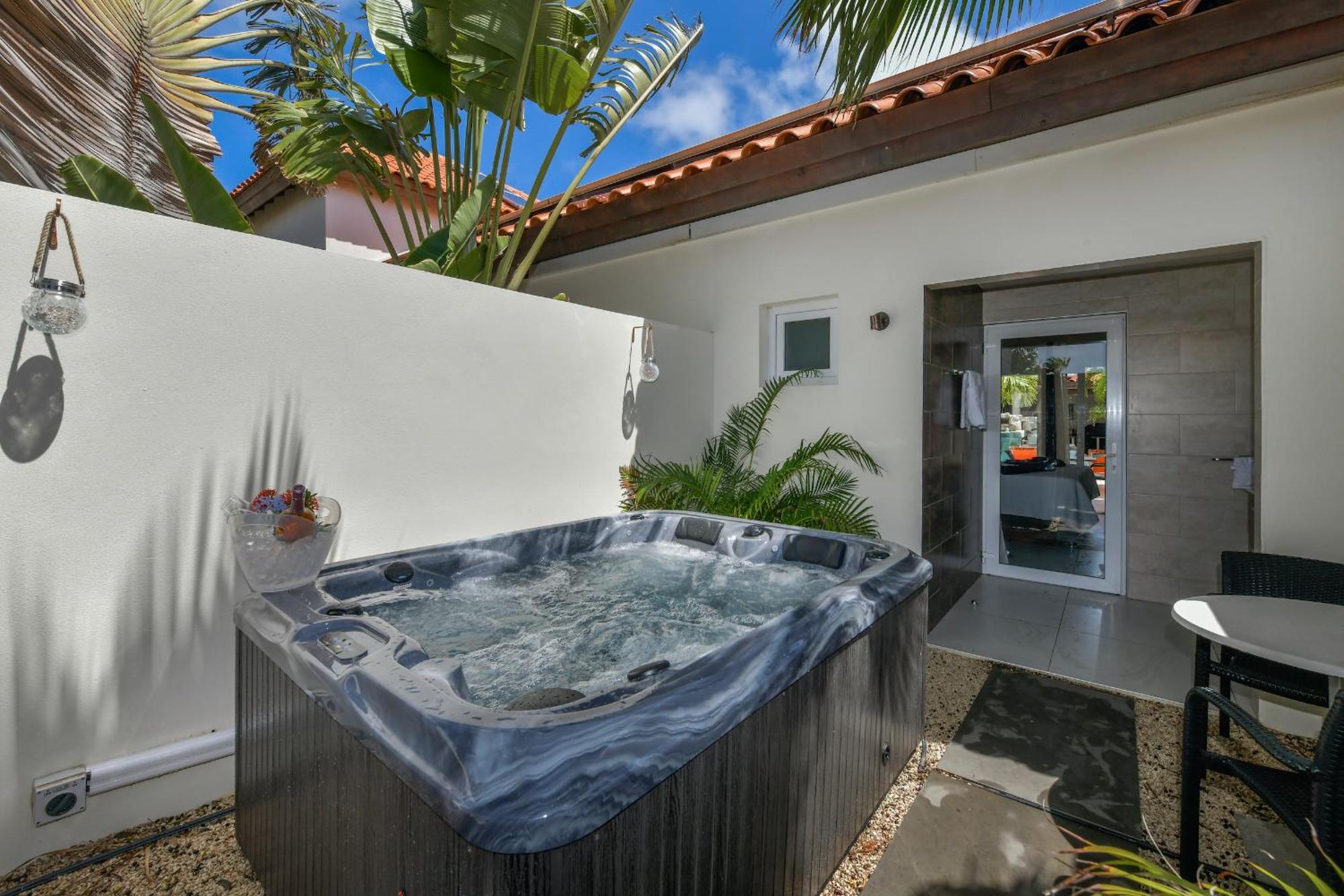 Boutique Hotel Swiss Paradise Aruba Villas And Suites Palm Beach Zewnętrze zdjęcie
